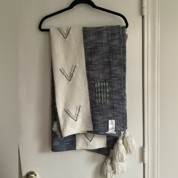 Anthropologie Kamryn Throw Tassle Blanket boho 50x60 - Picture 5 of 9